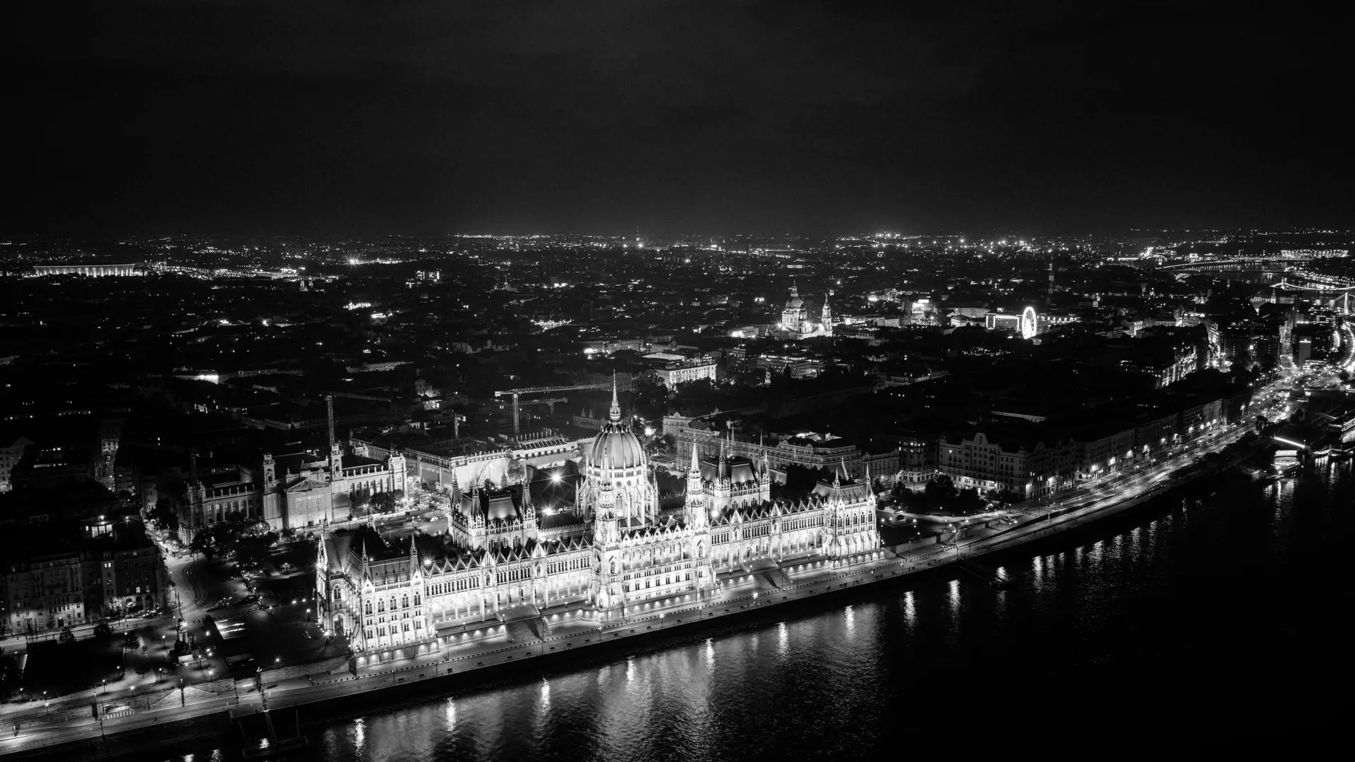 Parlament éjszaka