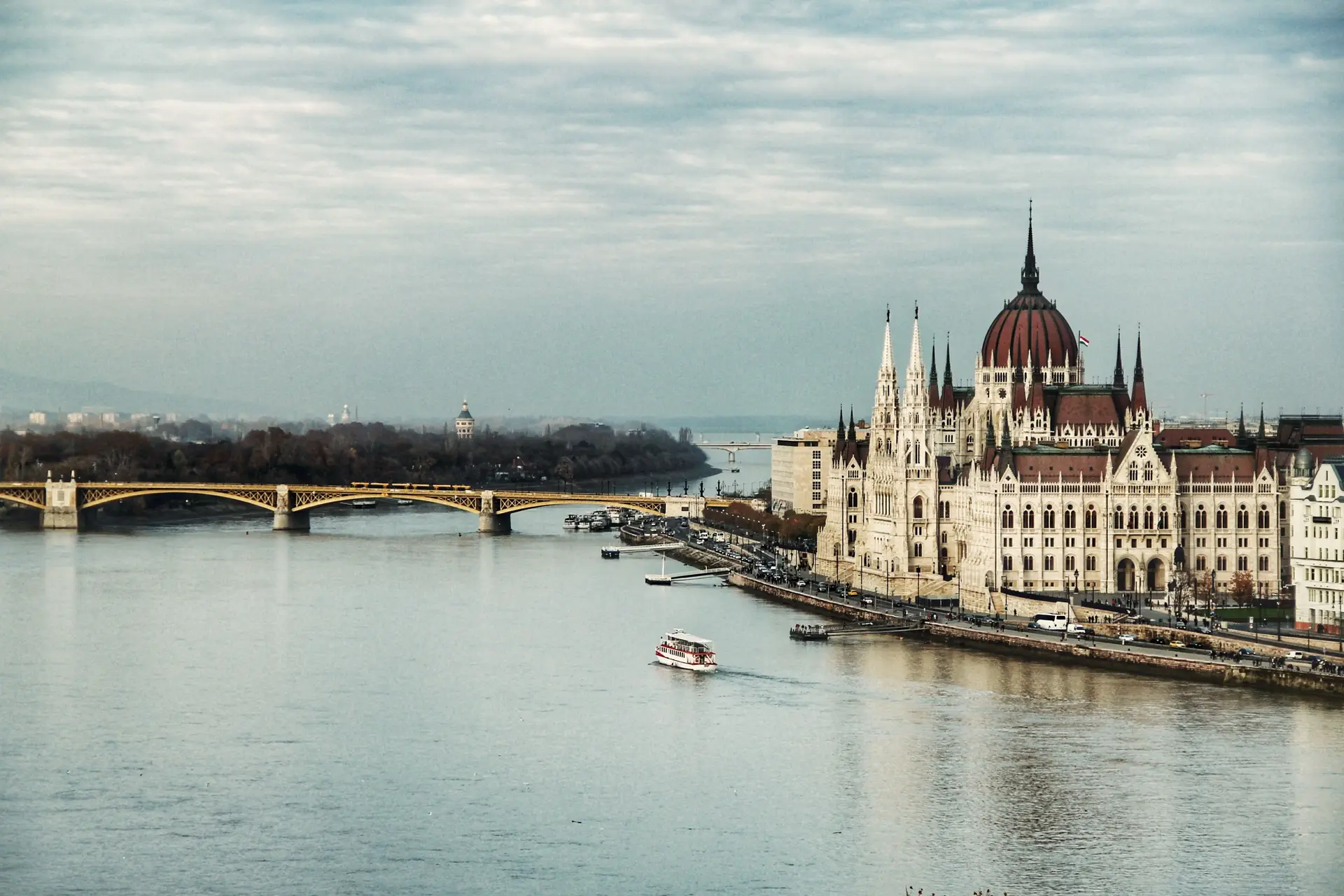 Budapest sziluett nappal